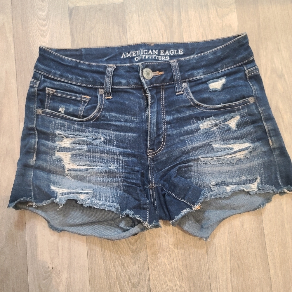 🦄 American Eagle Size 6 Cut Off Denim Shorts